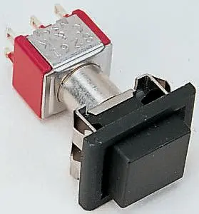 Produktfoto 1 von C & K 8060 Druckschalter Rastend Panel Ø 15.24 x 12.70 mm, 2-poliger Umschalter / 6 A 28 V dc 250 V ac