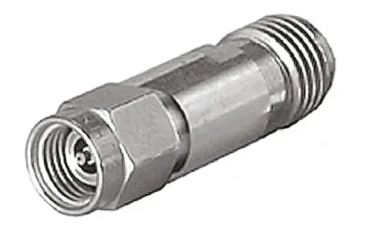 Produktfoto 1 von Huber+Suhner HF Adapter, 50 Ω, Gerade, 33 GHz Stecker Buchse, Koaxial Nennspannung