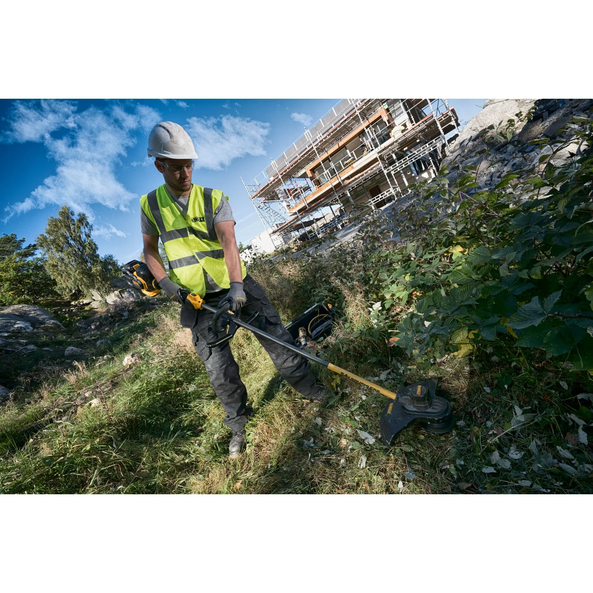 Produktfoto 1 von DeWALT DCM571X Motorsense Batterie 54 V 9 Ah 3.6 kg 5500rpm Typ C