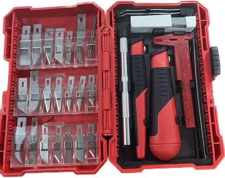 Produktfoto 1 von RS PRO Bastelmessersatz Bastelmesser Aluminium Diagonal, Flach, Abgerundete Kante, Vierkant mit 26 Klingen
