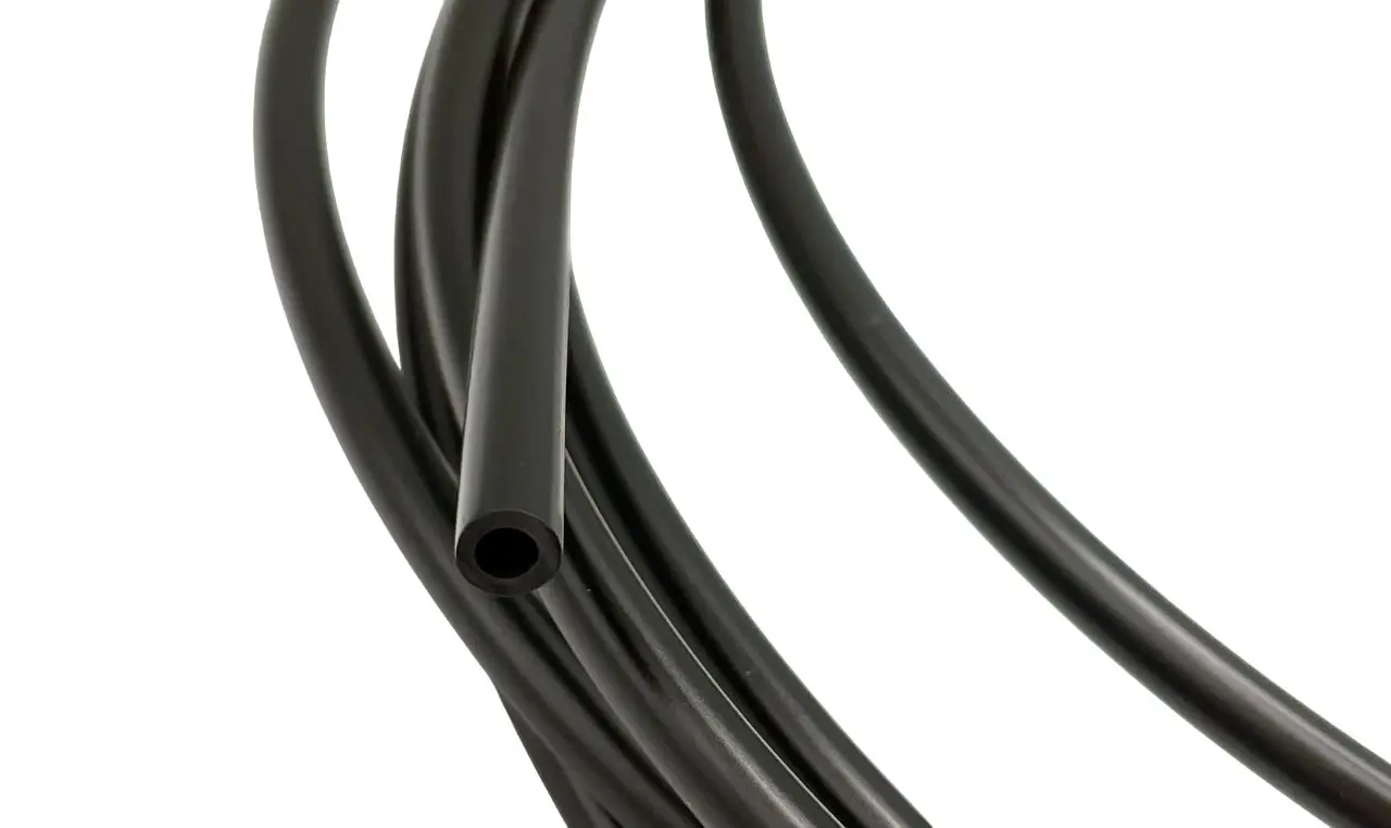 Saint-Gobain Tygon Ink 1000 Flexibler Schlauch, Ø 3.2mm 6.4mm Schwarz Polyolefin, TPE Übertragung 11,6 bar für