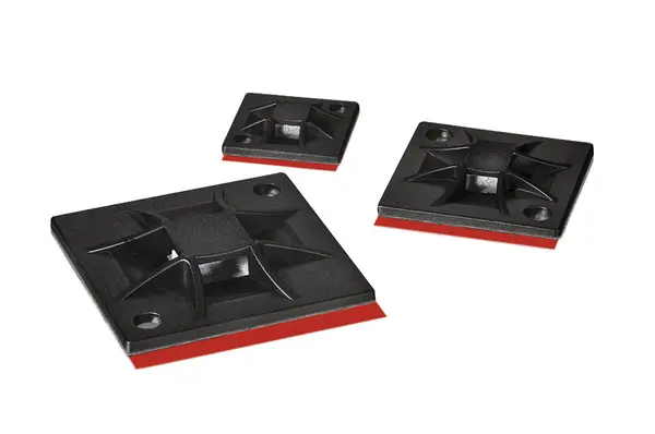 Produktfoto 1 von HellermannTyton Schraubbefestigung, Klebend SolidTack Befestigungssockel, Nylon 6.6 Schwarz 20 mm x 4 mm Kabelbinder x