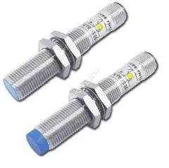 Produktfoto 1 von RS PRO M12 Kapazitiver Näherungssensor 4 mm, Gewinderohr / 200mA PnP, IP67 30 V dc