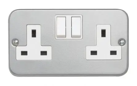 Produktfoto 1 von Contactum Metal Clad Steckdose Geschaltet Typ G – Britisch 2-fach Innen Stahl Weiß / 13A