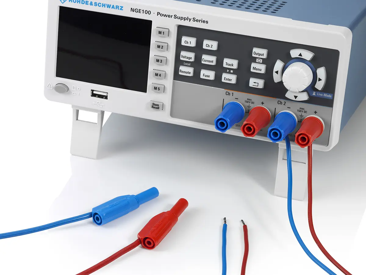 Produktfoto 1 von Rohde & Schwarz NGE103B 3-Kanal Digital Labornetzgerät 100W, 0 → 32V / 0 → 3A, DKD/DAkkS-kalibriert