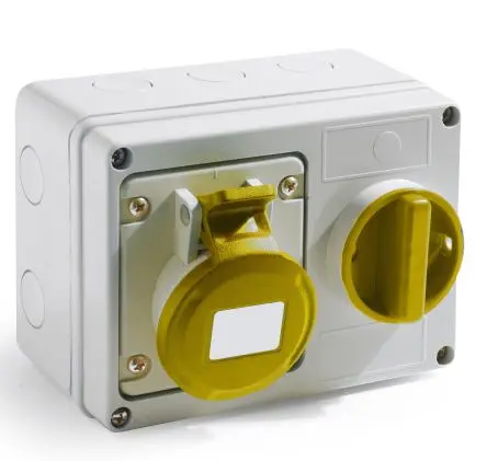 Produktfoto 1 von RS PRO RS PRO Leistungssteckverbinder Gelb, 110V 2P+T / 16A, Wand IP44