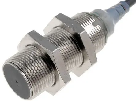 Produktfoto 1 von Omron E2A M18 Induktiver Näherungssensor, Gewinderohr PnP / 200mA 8 mm, IP67 32 V dc