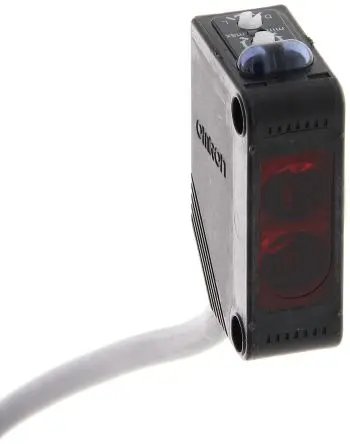 Omron E3Z Kubisch Optischer Sensor, Reflektierend, PnP Ausgang