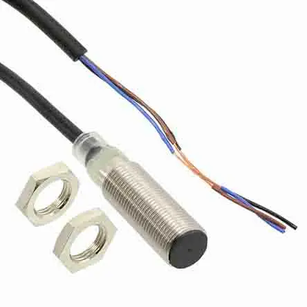 Produktfoto 1 von Omron E2B M12 Induktiver Näherungssensor, Gewinderohr PnP / 200mA 4 mm, IP67 30 V dc