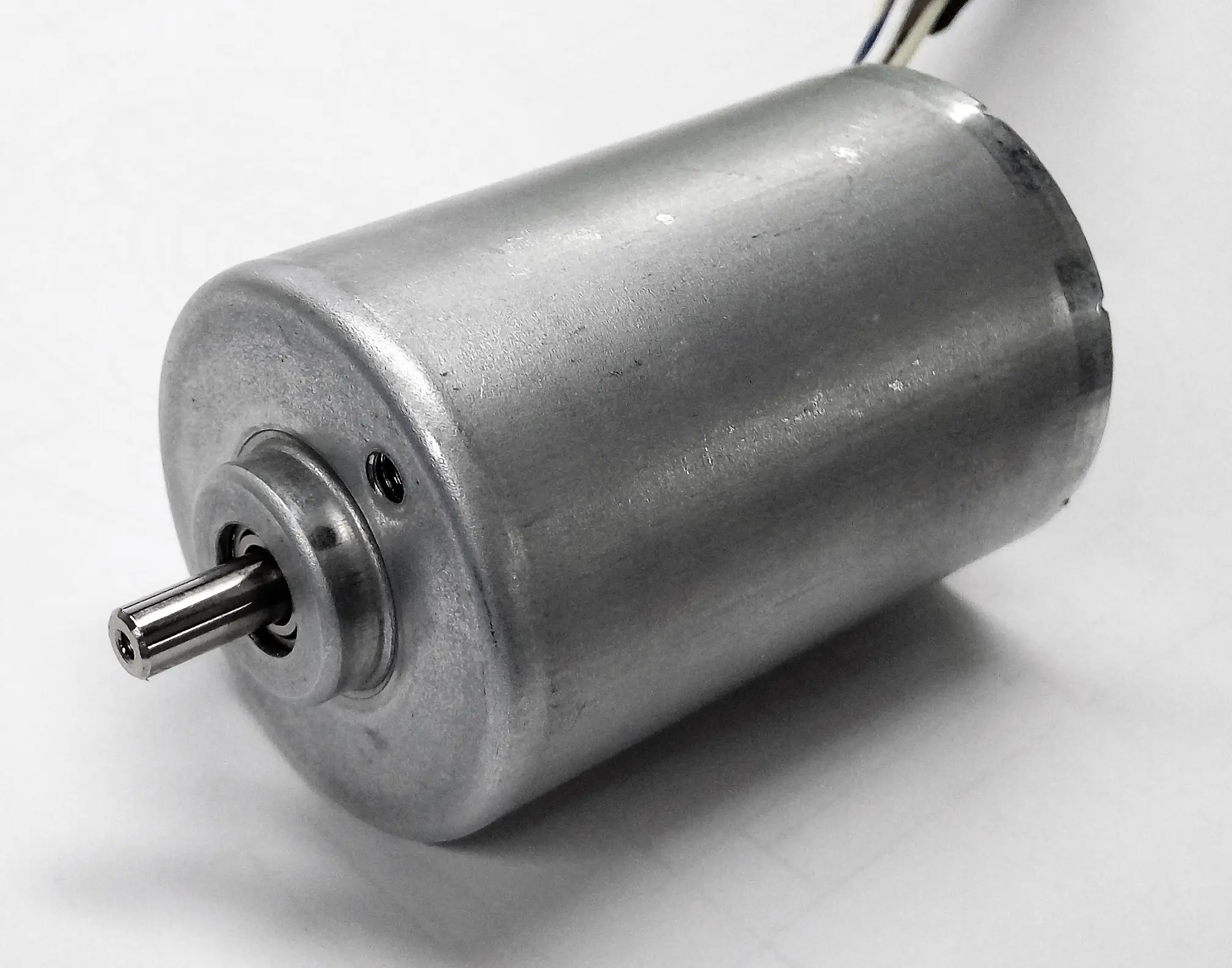 Produktfoto 1 von RS PRO Bürstenlos Gleichstrommotor bis 0.24 Nm / 120 °, 24 V, 4800 rpm, Wellen-Ø 25 mm, 36 mm x 60 mm x 25 mm