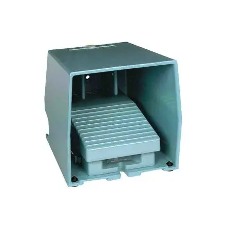 Produktfoto 1 von Schneider Electric Fußschalter Preventa Fußschalter Rastend, 1 Schließer/1 Öffner Metall, 3A 240 V ac, IP66