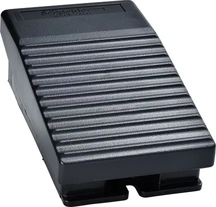 Produktfoto 1 von Schneider Electric -25 bis 55 °C Preventa Fußschalter Tastend, 2 Schließer/2 Öffner Kunststoff, 3A 240 V ac, IP43
