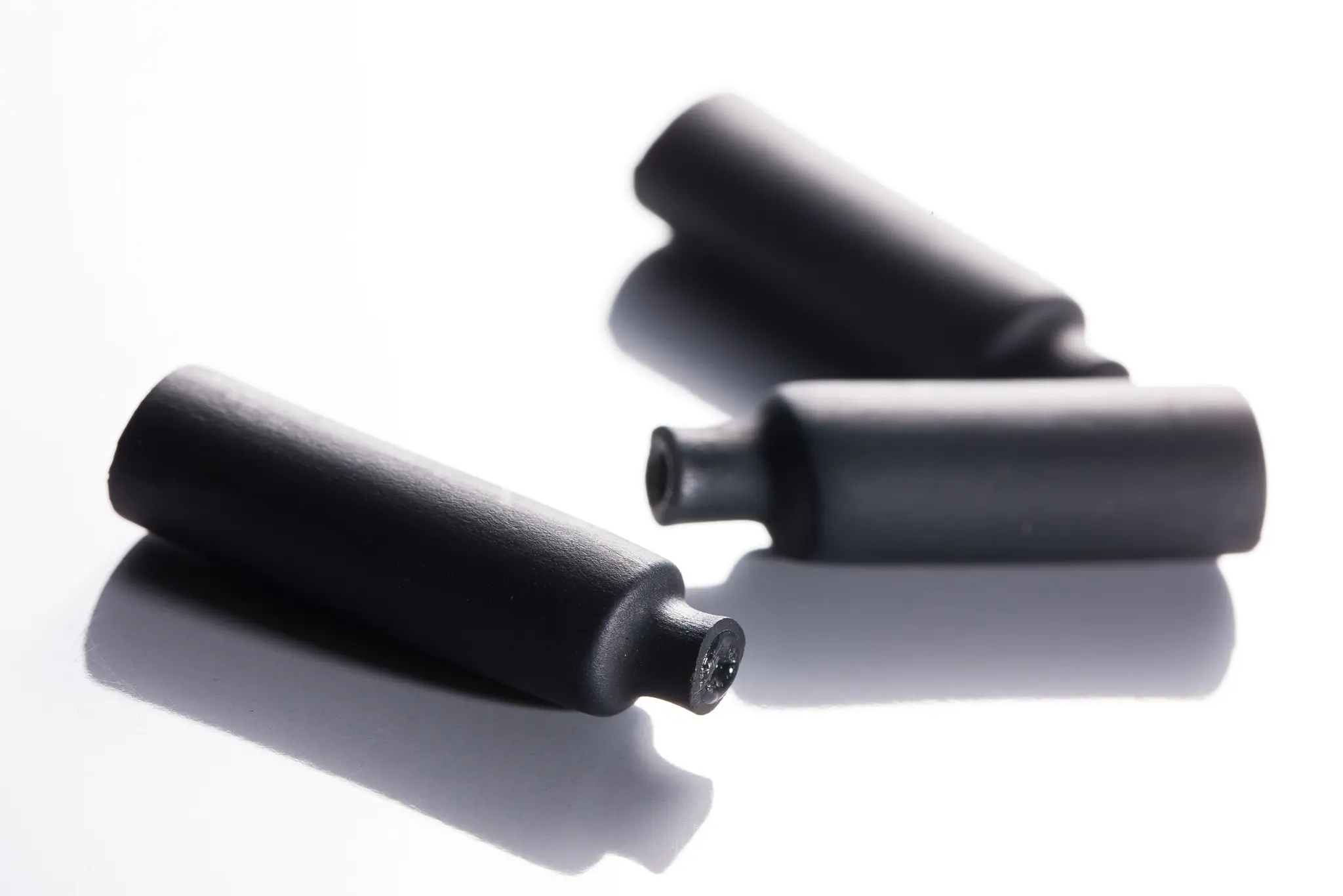 Produktfoto 1 von RS PRO Endkappe, Polyolefin Schwarz, Ø 5.72 mm Schrumpfrate 4:1, Länge 30.35mm