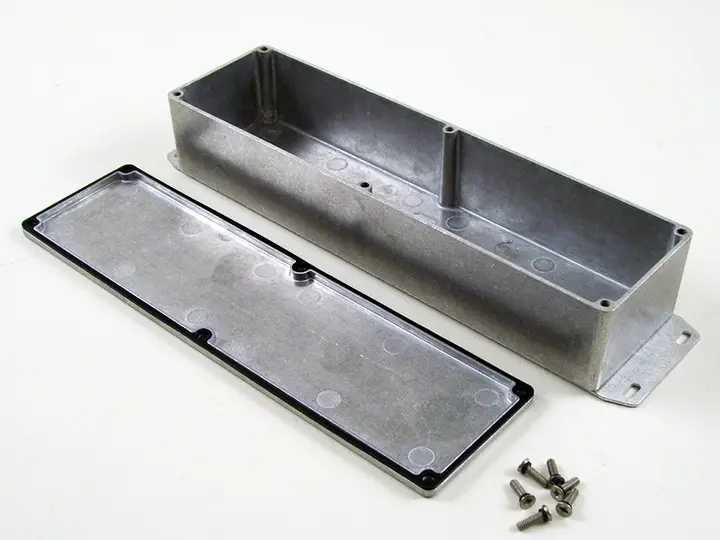 Produktfoto 1 von Hammond 1590; Gehäuse; Aluminiumdruckguss; Schwarz Geflanscht IP65 Breite 70 mm Höhe 51 mm Länge 254 mm