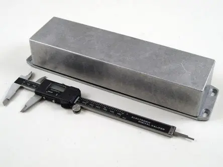 Produktfoto 1 von Hammond 1590; Gehäuse; Aluminiumdruckguss; Schwarz Geflanscht IP65 Breite 70 mm Höhe 50 mm Länge 283 mm