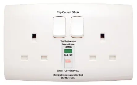 Contactum BS 7288 13 A RCD Dose Polycarbonat, Britischer Standard, 2-fach Rastend Wand Weiß Geschaltet IP2X / 250 V Weiß
