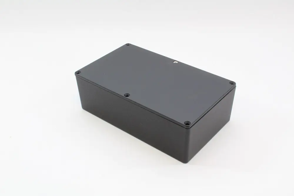 Produktfoto 1 von Hammond 1590; Gehäuse; Aluminiumdruckguss; Schwarz IP54 Breite 120 mm Höhe 64 mm Länge 200 mm