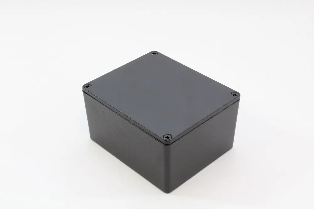 Produktfoto 1 von Hammond 1590; Gehäuse; Aluminiumdruckguss; Schwarz IP65 Breite 100 mm Höhe 65 mm Länge 120 mm