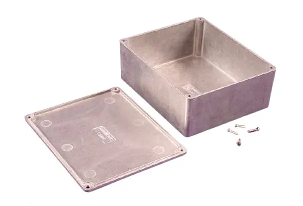 Hammond 1590; Gehäuse; Aluminiumdruckguss; Klar IP54 Breite 121 mm Höhe 56 mm Länge 145 mm