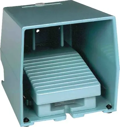 Produktfoto 1 von Schneider Electric Industriestandard Preventa Fußschalter Ein-Aus, 2 Schließer/2 Öffner Metall, 3A 240 V ac, IP66
