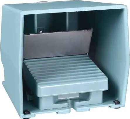 Produktfoto 1 von Schneider Electric Industriestandard Preventa Fußschalter Ein-Aus, 2 Schließer/2 Öffner Metall, 3A 240 V ac, IP55
