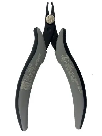 Produktfoto 1 von RS PRO ESD-Sicherheit Glatt Schrägschneider Schließer (NO) 132mm / Backen 10mm, Schneidleistung 0.64 mm