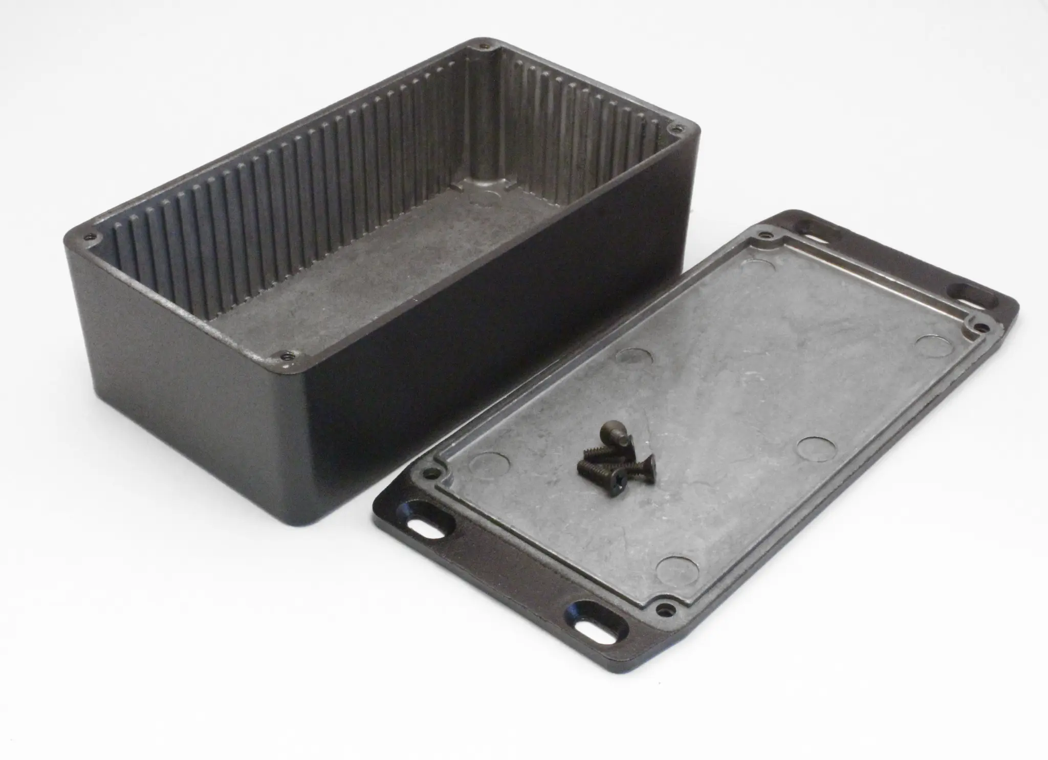 Produktfoto 1 von Hammond 1590 Aluminium Gehäuse Außenmaß 154 x 154 x 51mm IP54