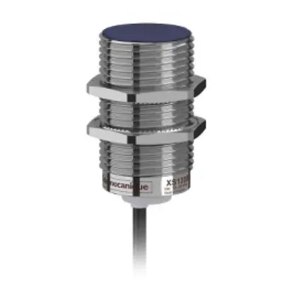 Produktfoto 1 von Telemecanique Sensors XS M30 Induktiver Näherungssensor, Gewinderohr PnP / 10mA 15 mm, IP65, IP67 24 V dc