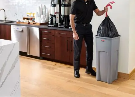 Produktfoto 1 von Rubbermaid Commercial Products Rubbermaid Commercial Products Untouchable Polypropylen Mülleimer 23gal Grau T 393.7 mm