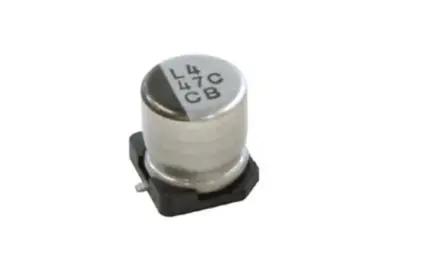 Produktfoto 1 von Nichicon UCM Oberfläche Kondensator 560 μF Lot 20 % / 35V dc, Ø 10 mm x 10 mm, 105 °C