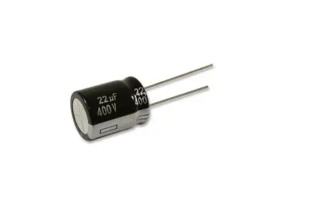 Nichicon UCS Durchsteckmontage Kondensator 10 μF Radiale Anschlussfahnen ±20 % / 450V dc, Ø 12.5 mm x 20 mm, 105 °C