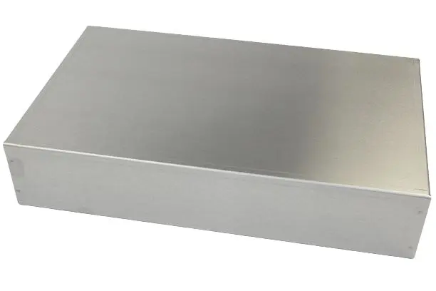 Produktfoto 1 von Hammond 1444; Universalgehäuse; Aluminium; Natursilber Breite 228.6 mm Höhe 381 mm Länge 76.2 mm