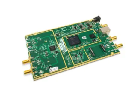 Produktfoto 1 von Digilent Entwicklungstool Kommunikation und Drahtlos USRP B200, USRP B210 Entwicklungsboard Xilinx Spartan 6 XC6SLX75