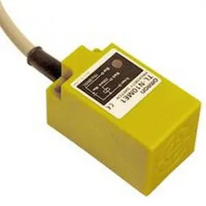Produktfoto 1 von Omron TL-N Kapazitiver Näherungssensor, Rechteckig NPN / 100mA, 3 mA 10 mm, IP67 24 V dc