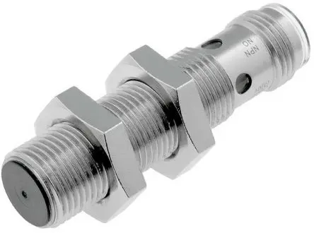 Produktfoto 1 von Omron E2A M12 Induktiver Näherungssensor, Gewinderohr PnP / 200mA 4 mm 32 V dc