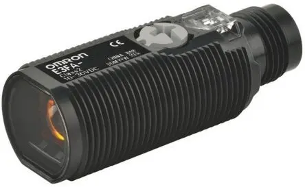 Produktfoto 1 von Omron E3FA Zylindrisch Optischer Sensor, Reflektierend, PnP Ausgang