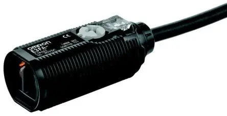 Produktfoto 1 von Omron E3FA Zylindrisch Optischer Sensor, Reflektierend, PnP Ausgang