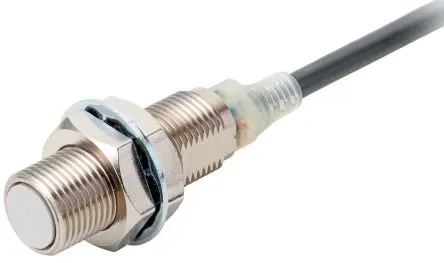 Produktfoto 1 von Omron M12 Induktiver Näherungssensor, Gewinderohr PnP / 100mA 3 mm, IP67 30 V dc