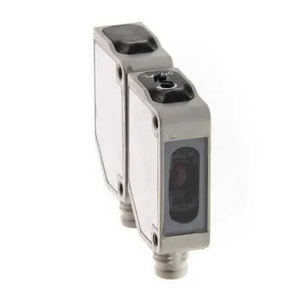 Produktfoto 1 von Omron E3ZM Kubisch Optischer Sensor, Durchgangsstrahl, PnP Ausgang, 4-polig M8