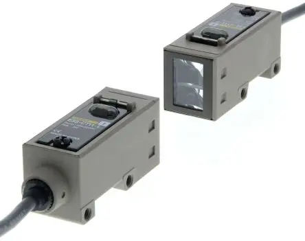Produktfoto 1 von Omron E3S Kubisch Optischer Sensor, Durchgangsstrahl, NPN/PNP Ausgang, Kabel