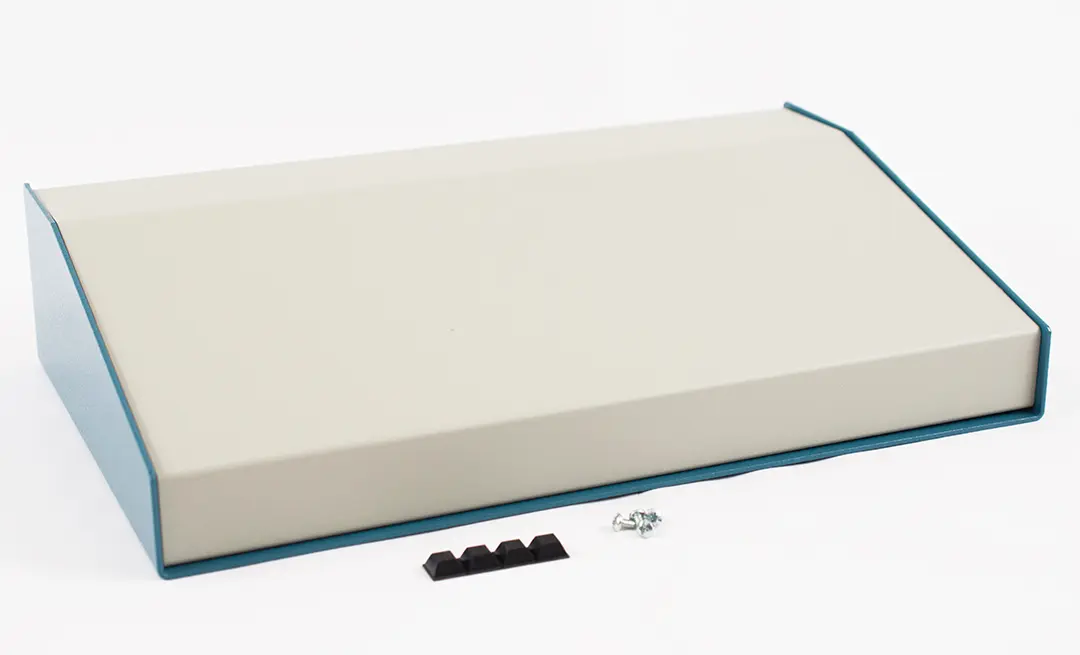 Hammond 1456; Aluminiumgehäuse; Aluminium; Blau Geflanscht Breite 356 mm Höhe 76 mm Länge 211 mm