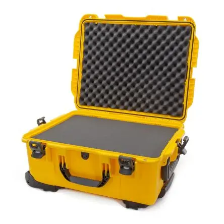 Produktfoto 1 von Nanuk 955 Wasserbeständig Harz Kunststoff Wasserdicht Transportkoffer Gelb mit Rädern 650 mm 508 mm 300 mm