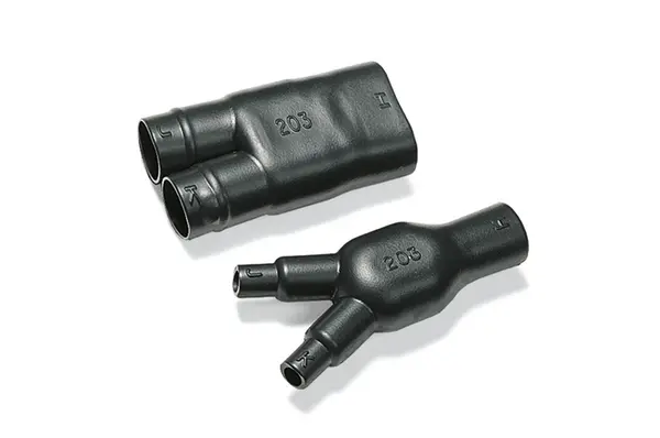 Produktfoto 1 von HellermannTyton Helashrink 200 Wärmeschrumpfschlauch, 2-Wege-Auslassform, Polyolefin vernetzt, Schwarz 13 mm, 2-Wege 135