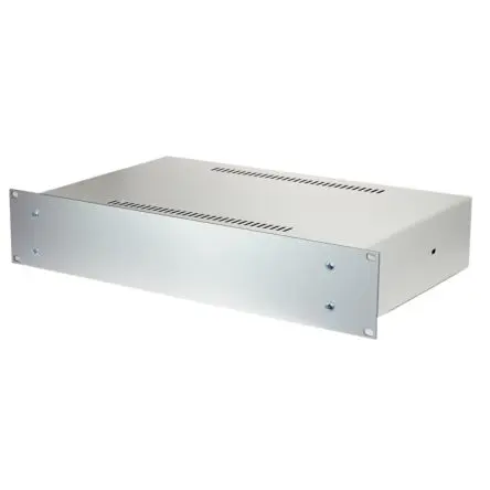 Produktfoto 1 von CAMDENBOSS C19G 19 Zoll Einschub 2 U Belüftet Silber, B: 482.2 mm x T: 363 mm x H: 88.1 mm
