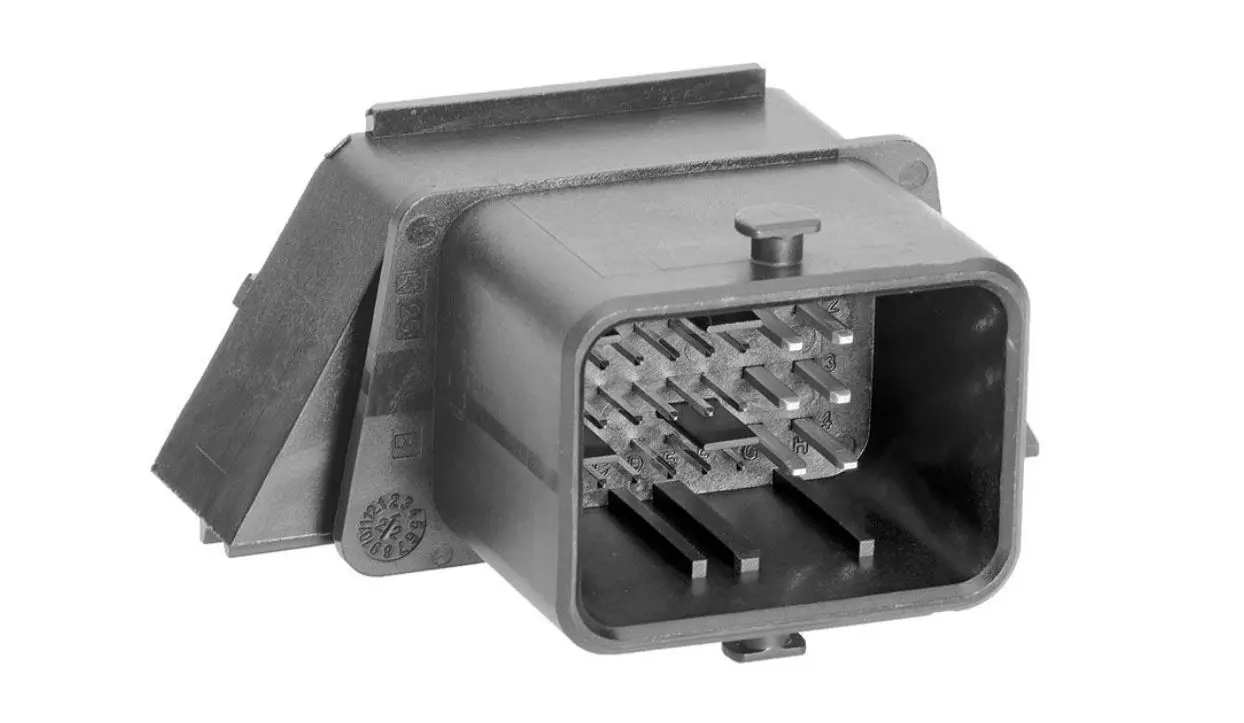 Produktfoto 1 von Molex CMC  Automotive, Kfz-Steckverbinder, Stiftsockel, Stecker, 32-polig, Schwarz / 4-reihig, 6 A, 12 A