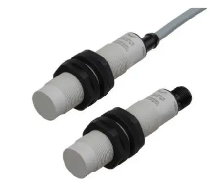 Produktfoto 1 von RS PRO CA M18 Kapazitiver Näherungssensor, Gewinderohr IO-Link 8 mm, IP69K 240 V ac 40 V dc
