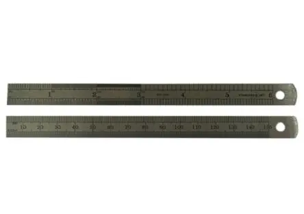 Produktfoto 1 von RS PRO Stahl Lineal Zoll, Metrisch Flexibel Höhensicher 150 mm x 12.5mm, DKD/DAkkS-kalibriert