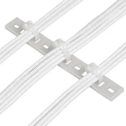 Produktfoto 1 von Panduit Schraubbefestigung Befestigungssockel, Nylon Natur 243.6 mm x 50.3mm für 228.6 mm