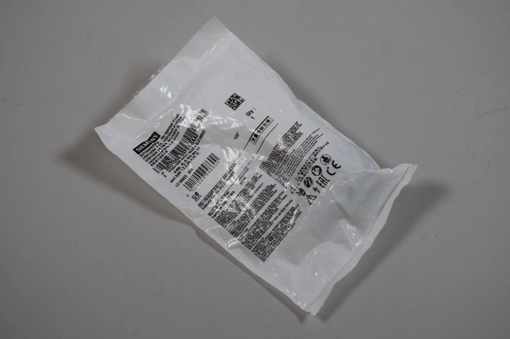 Produktfoto 1 von Schlüsselschalter, B, 22mm, rund, Metall, hochglanz, Schlüsselabzug O