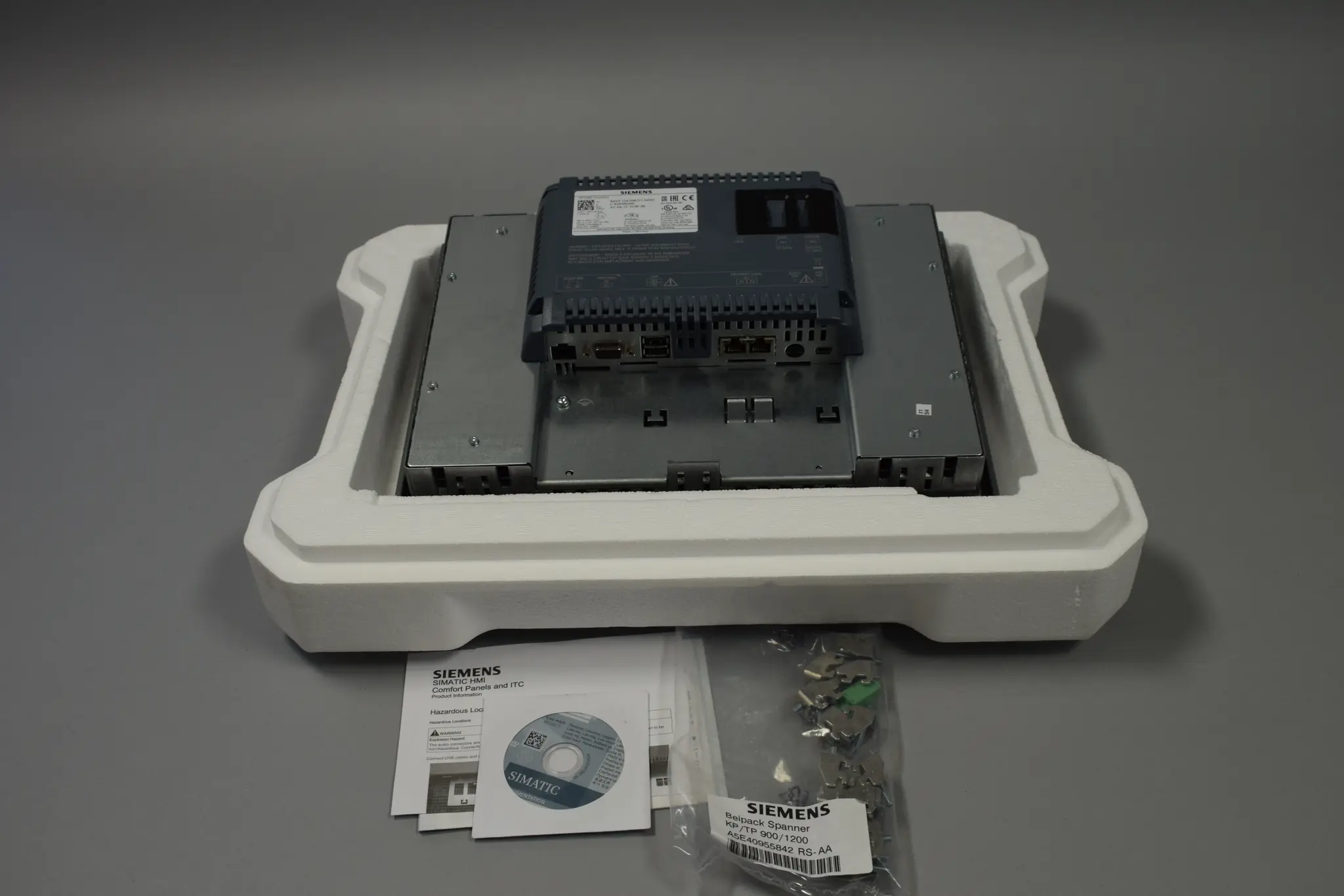 Produktfoto 1 von 6AV2124-0MC01-0AX0